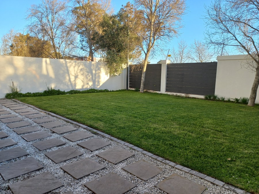 To Let 3 Bedroom Property for Rent in De Velde Western Cape